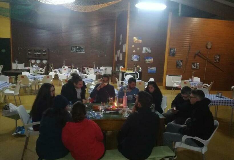 Crucesinn Albergue   Hostel