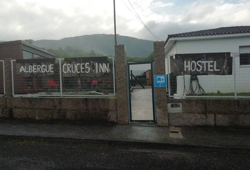 Crucesinn Albergue   Hostel