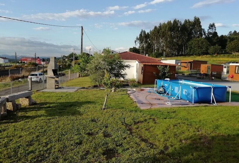 Crucesinn Albergue   Hostel