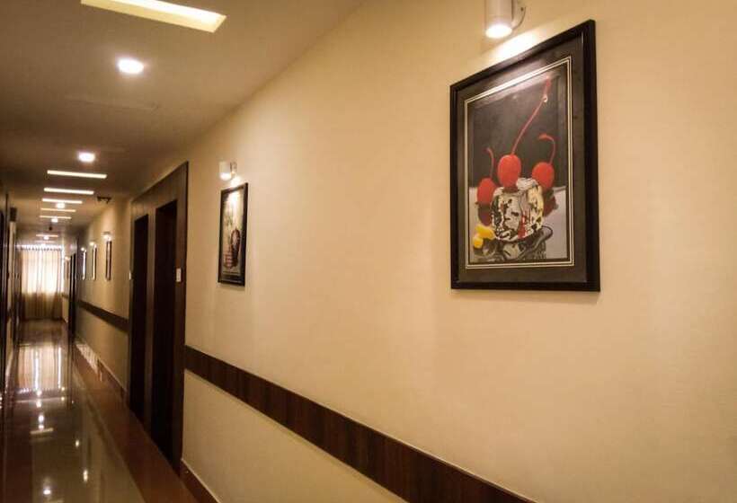 בית מלון כפרי Nexstay Crystal Residency