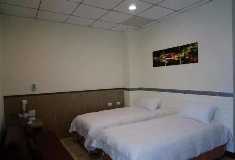 هاستل Changju Hotel 附免費停車位