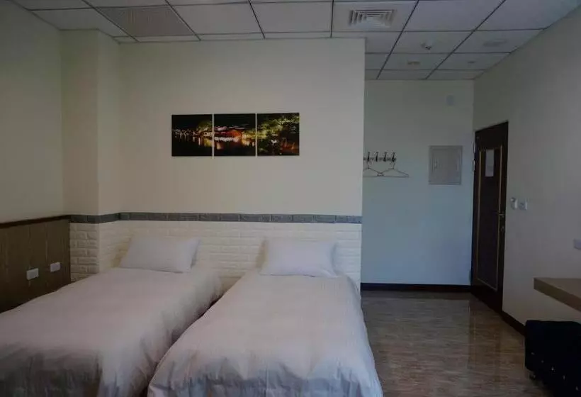 هاستل Changju Hotel 附免費停車位