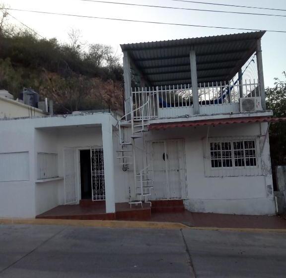 فندق صغير Posada La Istmeña