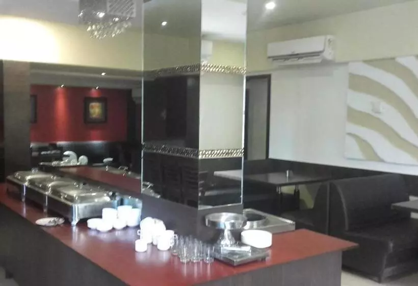 Hotelli Lumbinis Grand