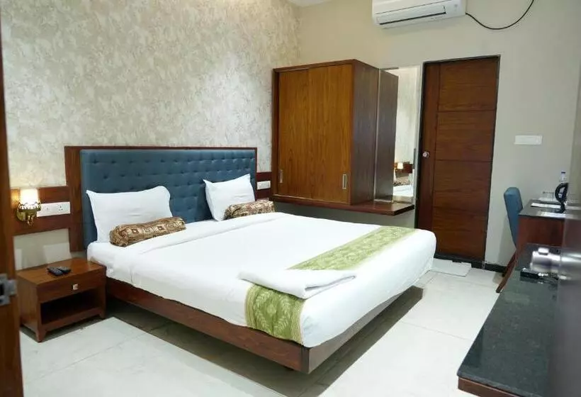 Hotelli Lumbinis Grand