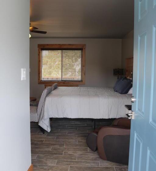 فندق على الطريق Columbine Inn