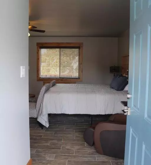 モーテル Columbine Inn