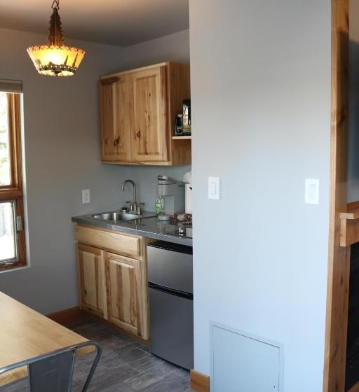 فندق على الطريق Columbine Inn