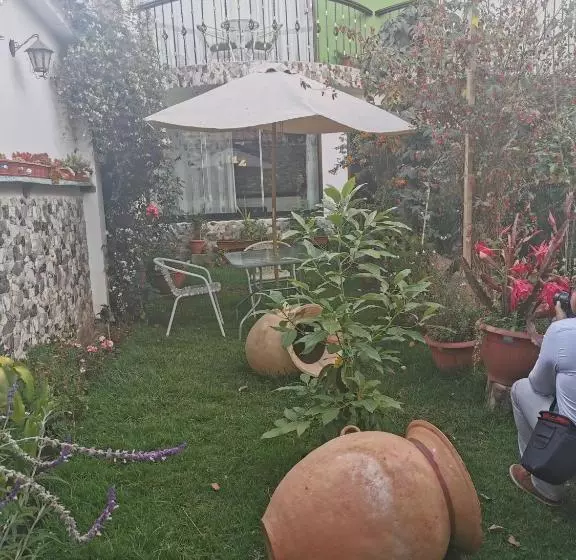 پانسیون Quilla House 2