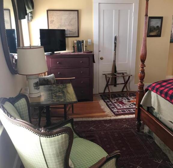 Topsides Bed & Breakfast