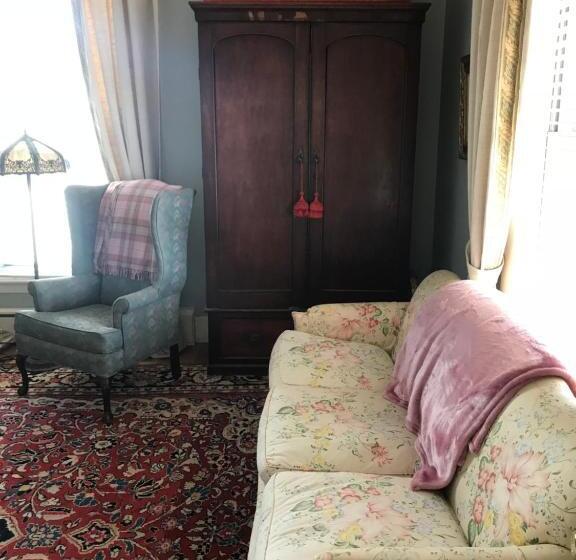 Topsides Bed & Breakfast