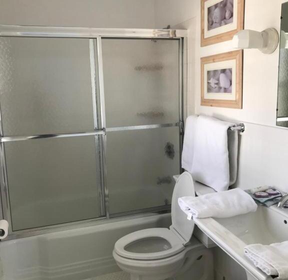 Topsides Bed & Breakfast