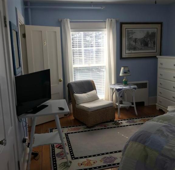 Topsides Bed & Breakfast