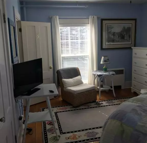 Topsides Bed & Breakfast