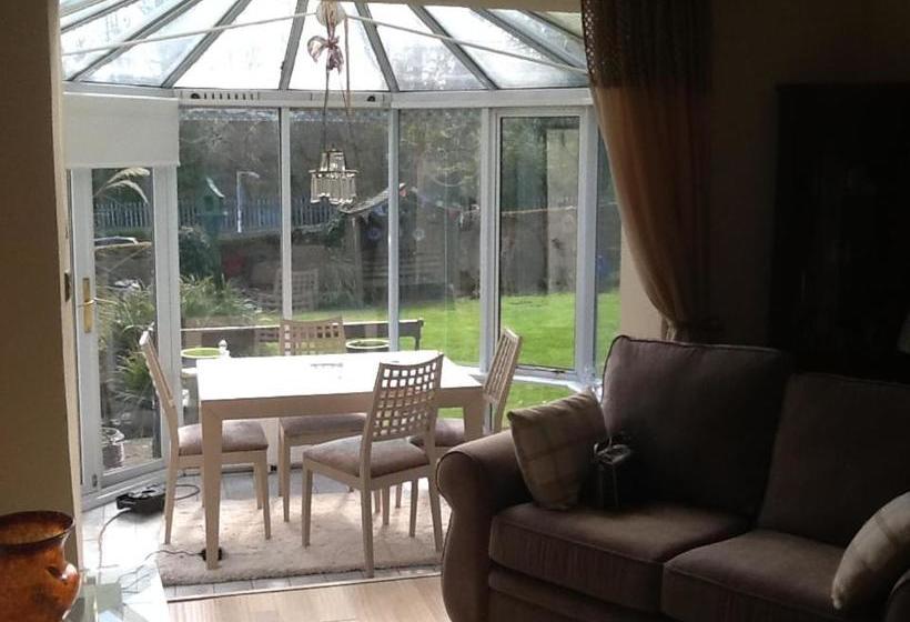 ベッドアンドブレックファースト Arron House