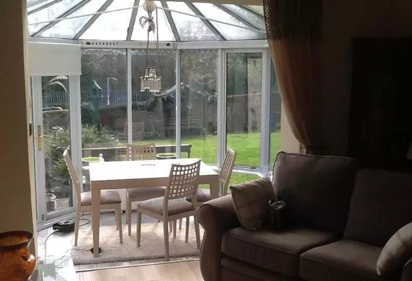 Aamiaismajoitus (B&B) Arron House