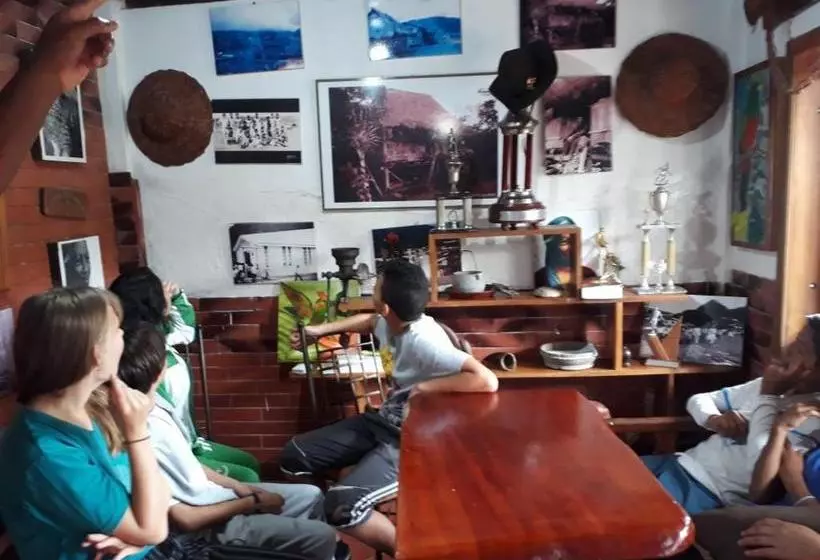 ペンション Hostal Casa Cultural Mindo