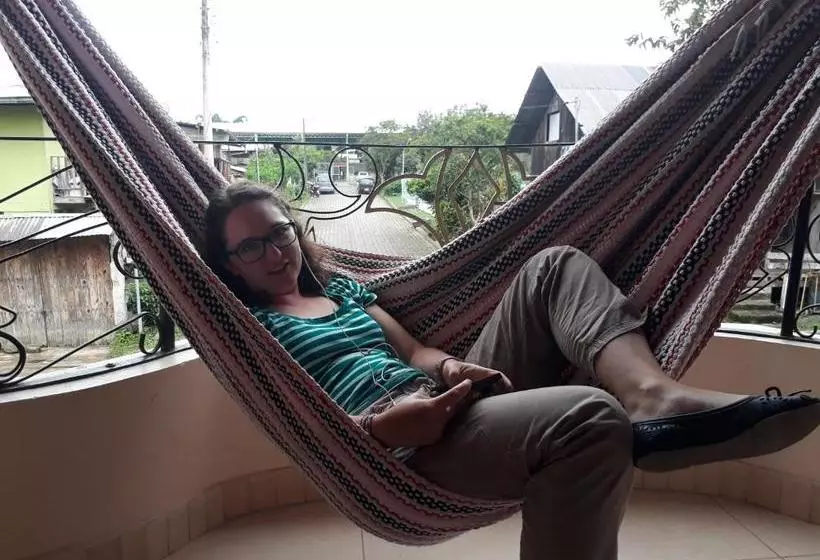 ペンション Hostal Casa Cultural Mindo