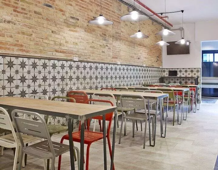 Retkeilymaja Hola Hostal Collblanc