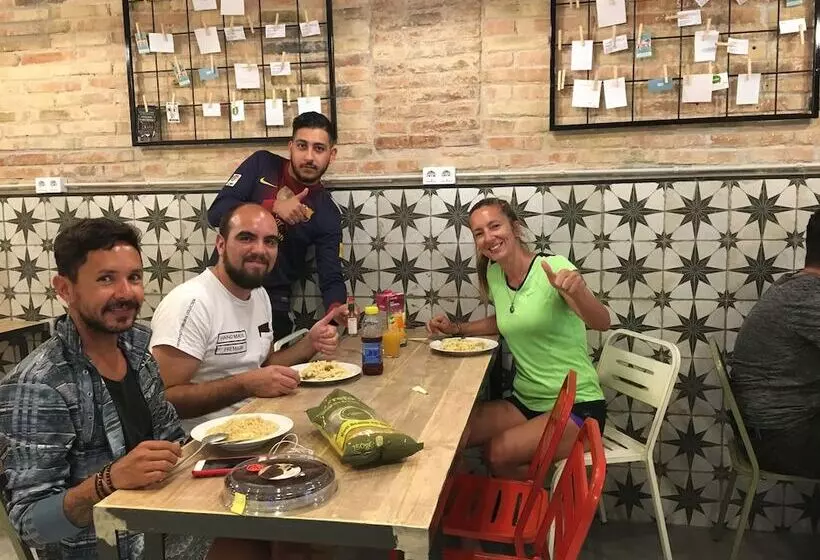 Retkeilymaja Hola Hostal Collblanc