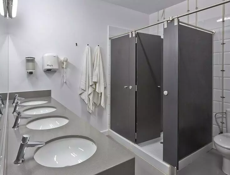 Retkeilymaja Hola Hostal Collblanc