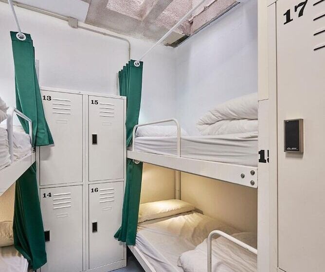 هاستل Hola Hostal Collblanc