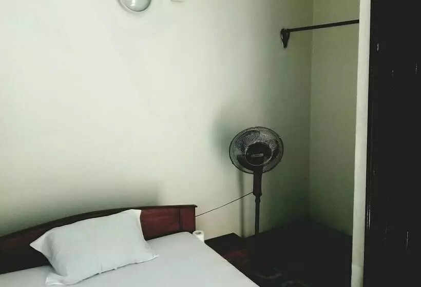 هتل Hôtel La Cachette Des Copains