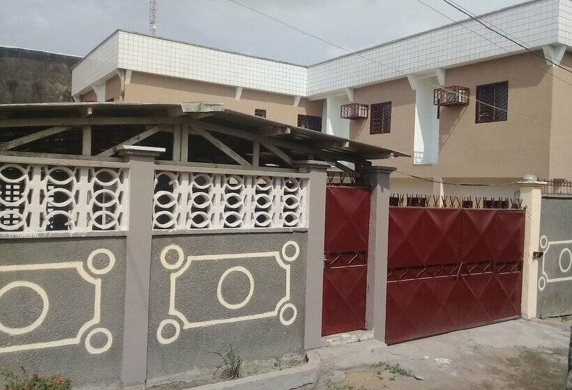 هتل Hôtel La Cachette Des Copains