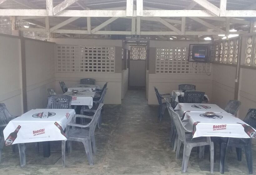 هتل Hôtel La Cachette Des Copains