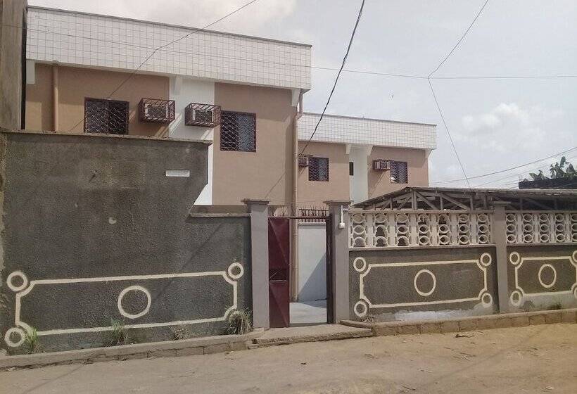 هتل Hôtel La Cachette Des Copains