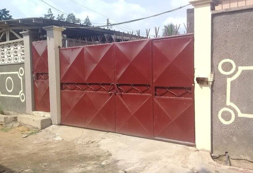 هتل Hôtel La Cachette Des Copains