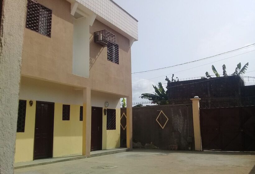 هتل Hôtel La Cachette Des Copains