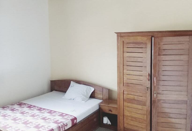 هتل Hôtel La Cachette Des Copains