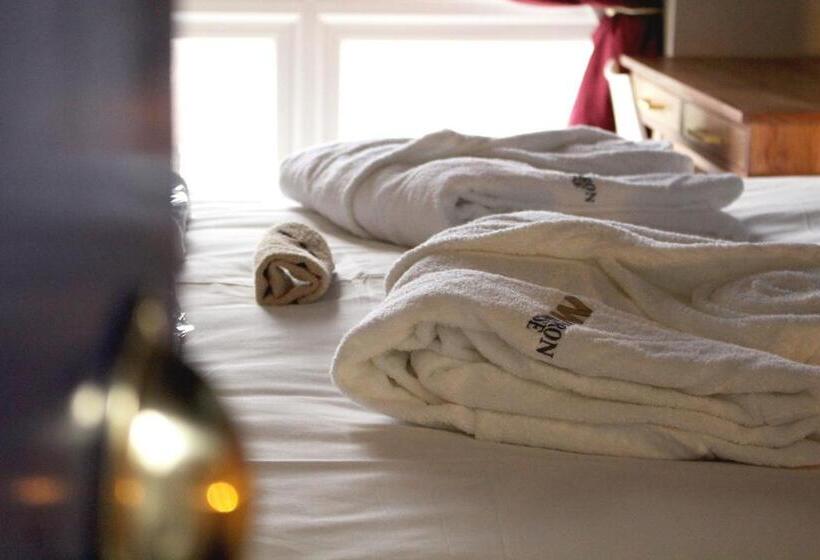 膳宿费 Aaron Wise  62 Plantagenet Studios