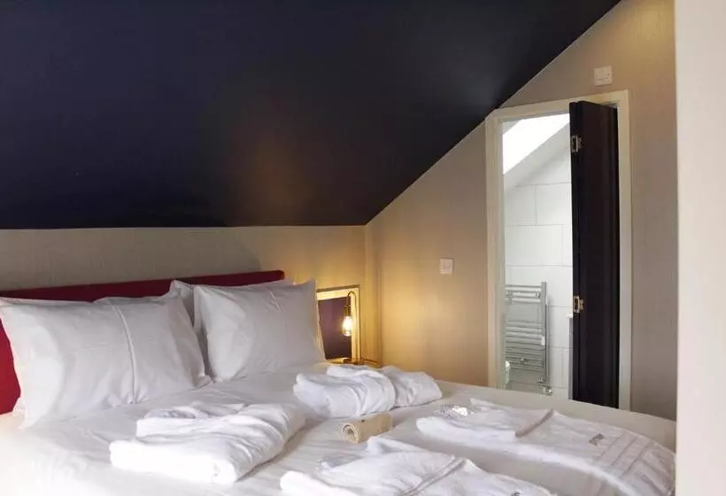 پانسیون Aaron Wise  62 Plantagenet Studios