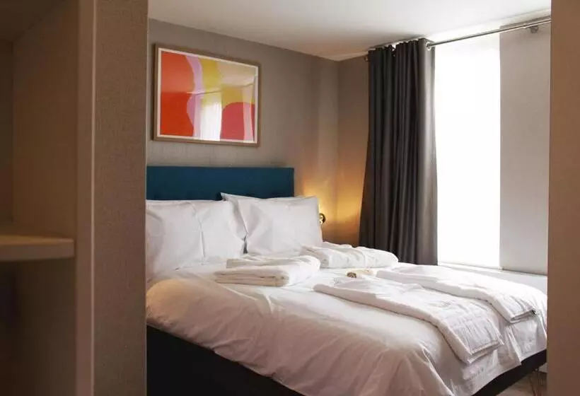 پانسیون Aaron Wise  62 Plantagenet Studios