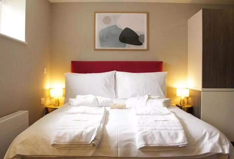 پانسیون Aaron Wise  62 Plantagenet Studios