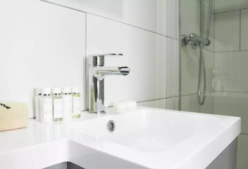 پانسیون Aaron Wise  62 Plantagenet Studios