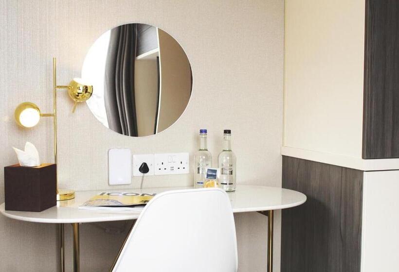 膳宿费 Aaron Wise  62 Plantagenet Studios