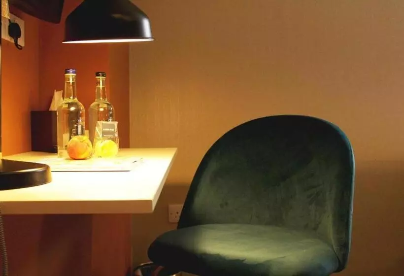 پانسیون Aaron Wise  62 Plantagenet Studios