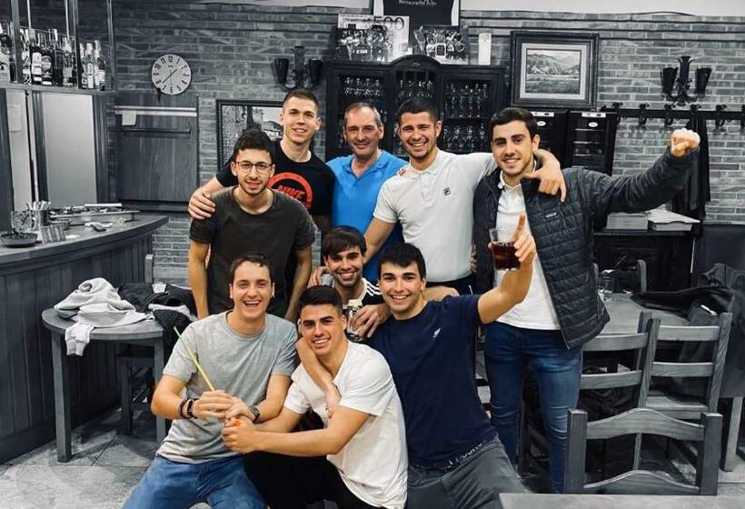 פנסיון Hostal Ardoi