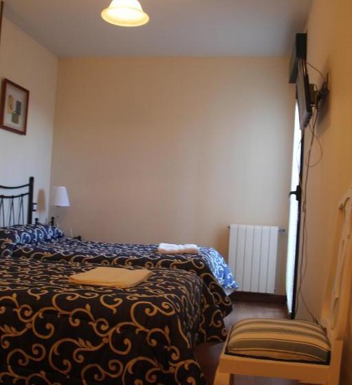 پانسیون Hostal Maury