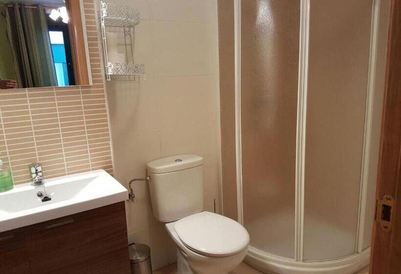 پانسیون Hostal Maury