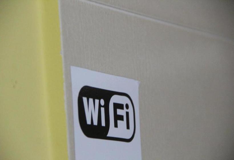 پانسیون Hostal Maury