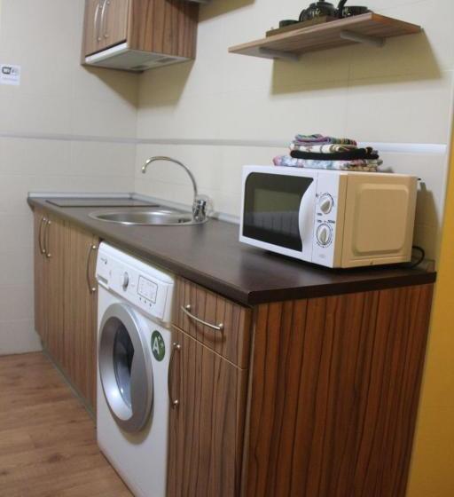 پانسیون Hostal Maury