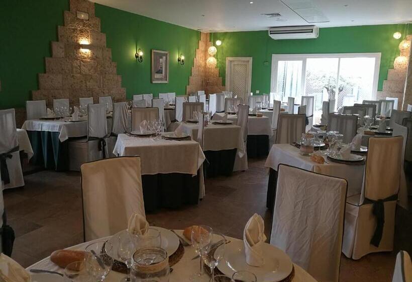 پانسیون Hostal Restaurante Dulcinea De El Toboso