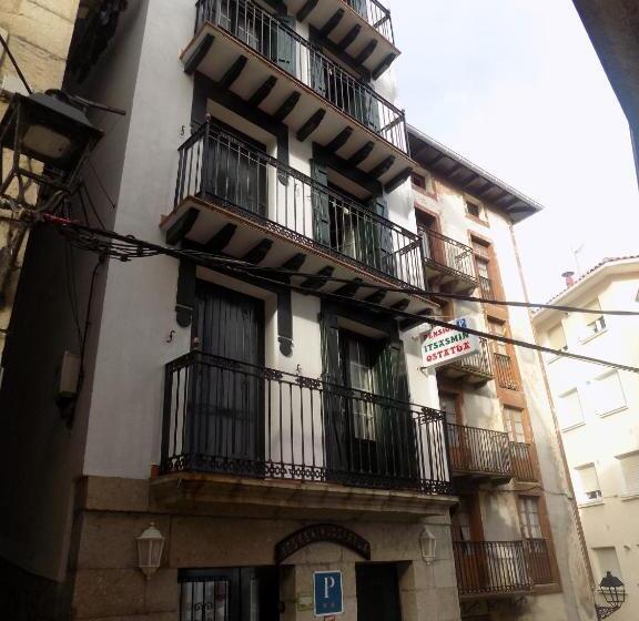 ペンション Itsasmin Ostatua