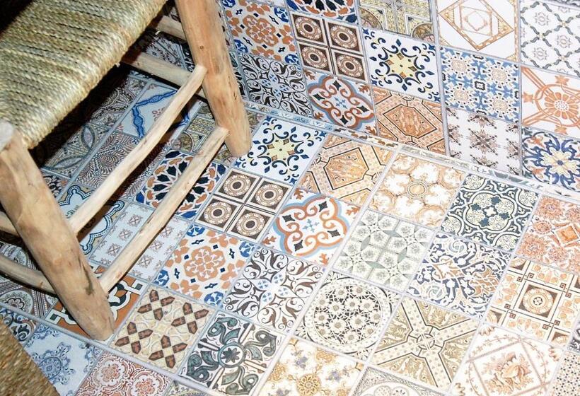 پانسیون Groc Rooms