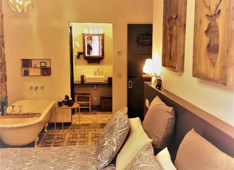 پانسیون Groc Rooms