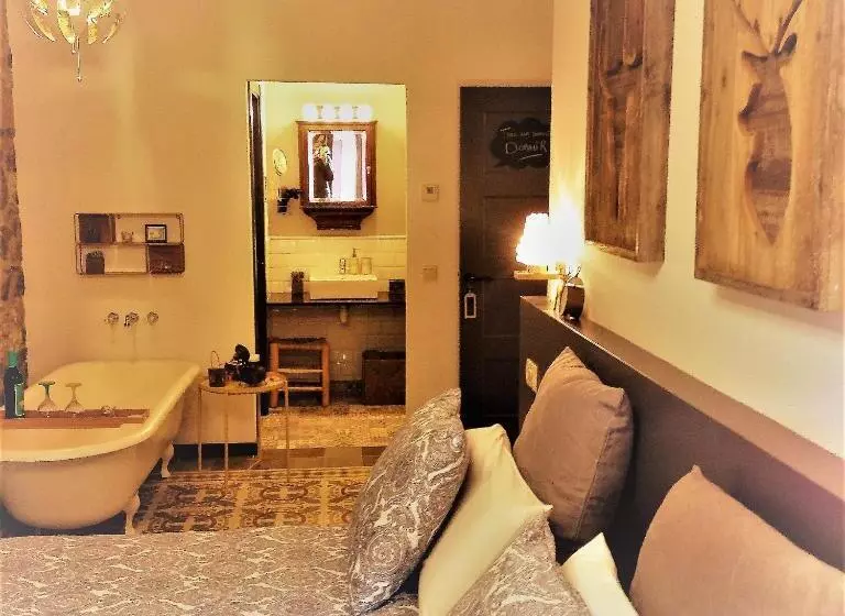 پانسیون Groc Rooms